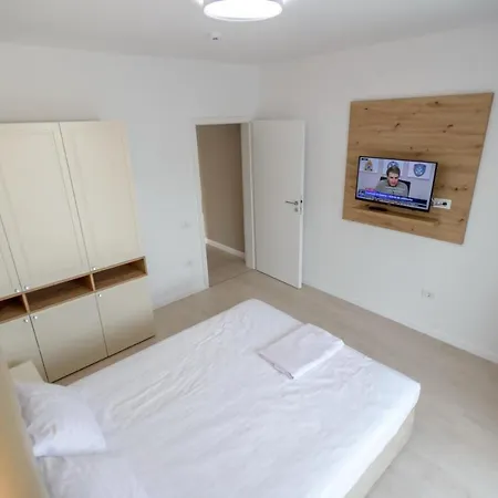 Plazza Mamaia Nord 公寓式酒店 3*