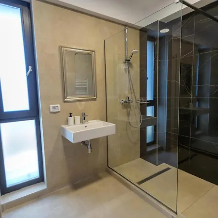 Plazza Mamaia Nord 公寓式酒店 3*