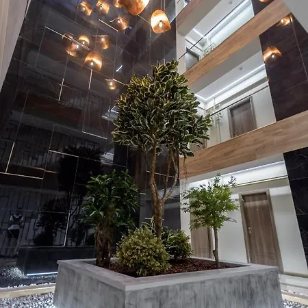 Plazza Mamaia Nord 那沃达利