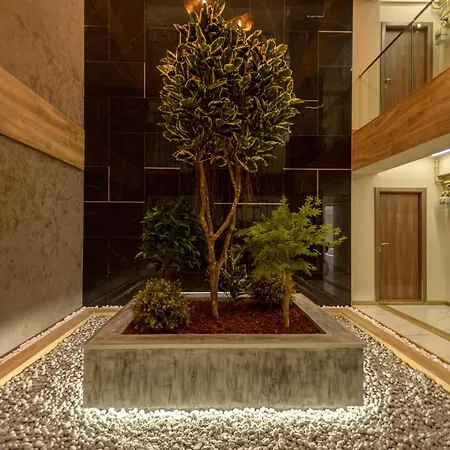 Plazza Mamaia Nord 公寓式酒店 3*