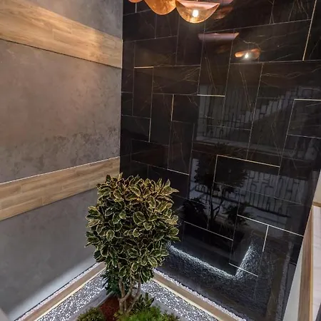 Plazza Mamaia Nord 公寓式酒店 3*